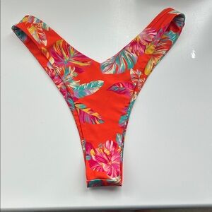 Kulani Kinis Y Cheeky Bottom in Tiki Tahiti size medium